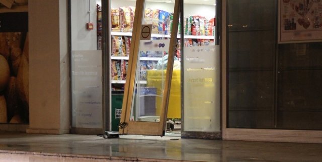 Antalya'da marketten hırsızlık