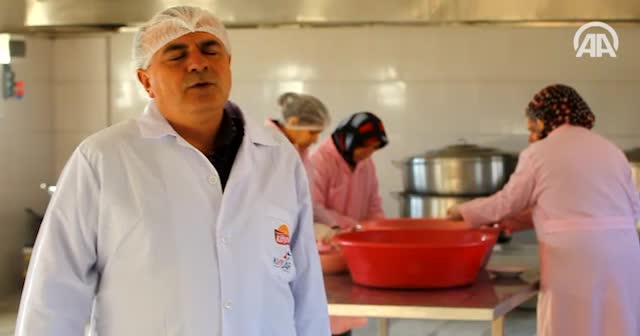 Çam kozalağı reçel ile tatlanıyor