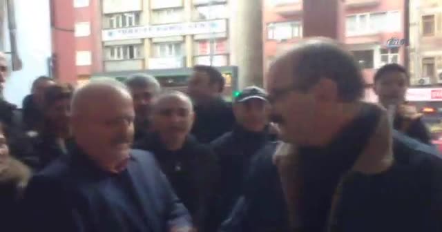 Emekliliğini davul zurna ile kutladı
