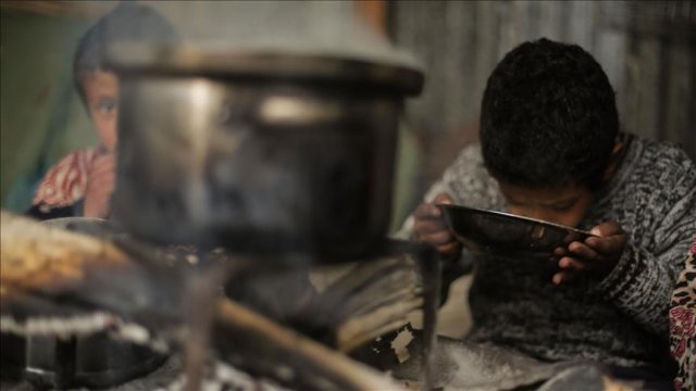 Gazzelilerin küçük teneke evlerdeki zorlu yaşamı