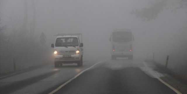 İstanbul'da sis trafiği etkiledi