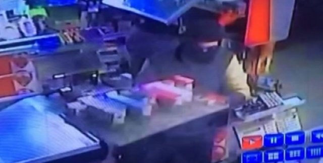 Kartal’daki sigara hırsızları kamerada