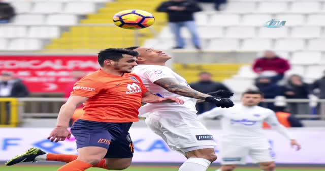 Medipol Başakşehir’i Paşa çarptı
