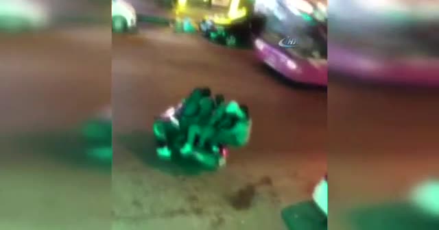 Motosiklete 5 kişi bindiler