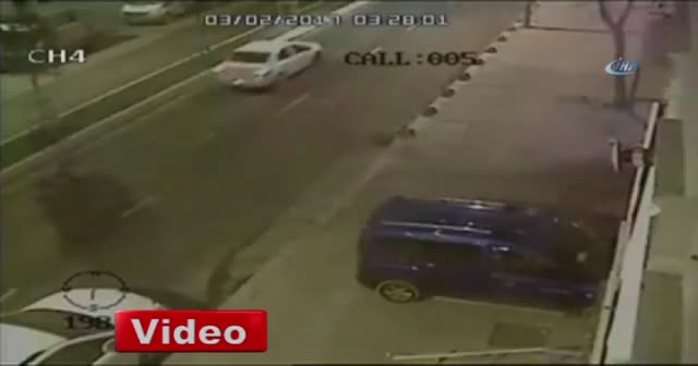 Nefes kesen hırsız-polis kovalaması kamerada