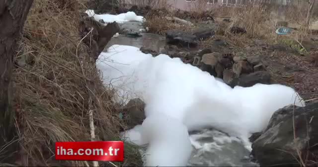 Niğde’de esrarengiz köpük