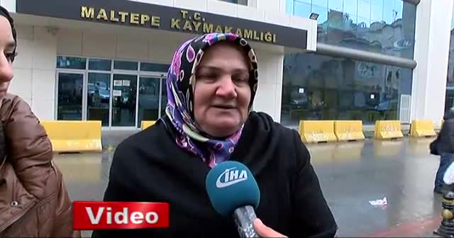 Saldırıya uğrayan başörtülü kızın annesi yaşananlara tepki gösterdi