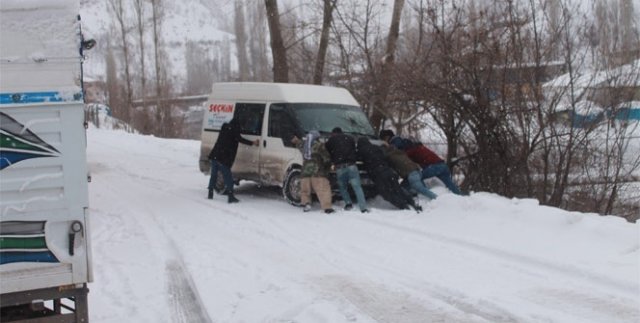 Şırnak Beytüşşebap esnafına kar molası