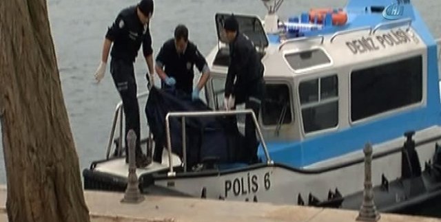 Üsküdar açıklarında denizden ceset çıktı