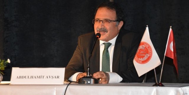 Abdulhamit Avşar İYYÜ'de genç iletişimcilerle buluştu