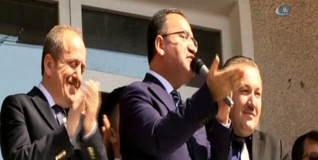 Adalet Bakanı Bekir Bozdağ: 'Kılıçdaroğlu gizli evetçi'