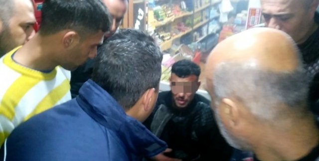 Adana'da eve giren hırsıza mahalleli dayağı