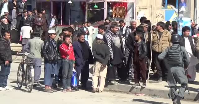 Afganistan'da peş peşe saldırı! 37 yaralı