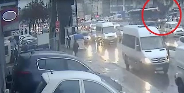 Akıllara durgunluk veren kaza kamerada