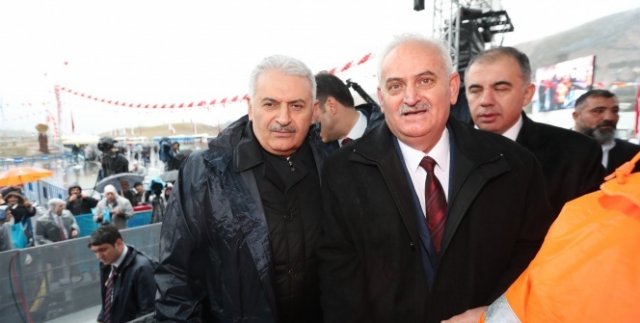 Başbakan Yıldırım benzeriyle buluştu