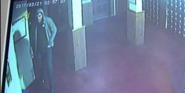 Biri camiye yapılan bağışları çaldı, diğeri gönülleri fethetti