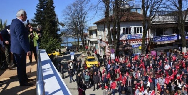 CHP'li Başkan 'Hayır' otobüsünden 'Evet' deyince olan oldu