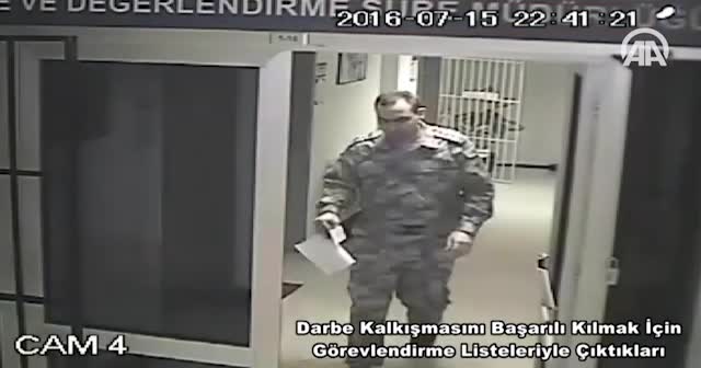 Darbecilerin Kara Harp Akademisi içindeki görüntüleri