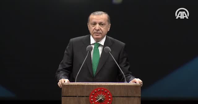 Erdoğan: Biz Hollanda'yı Srebrenitsa katliamından tanırız