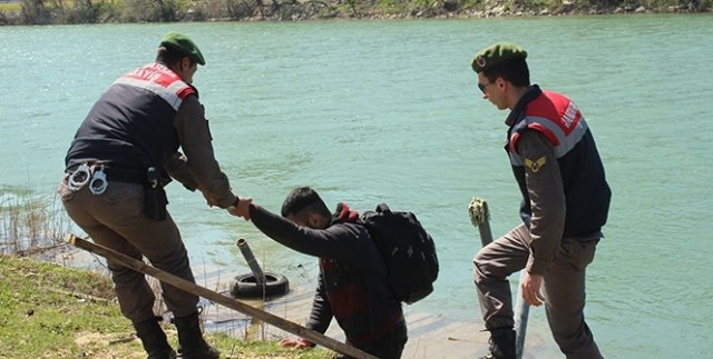 Göçmenler Manavgat Irmağı'nda yakalandı