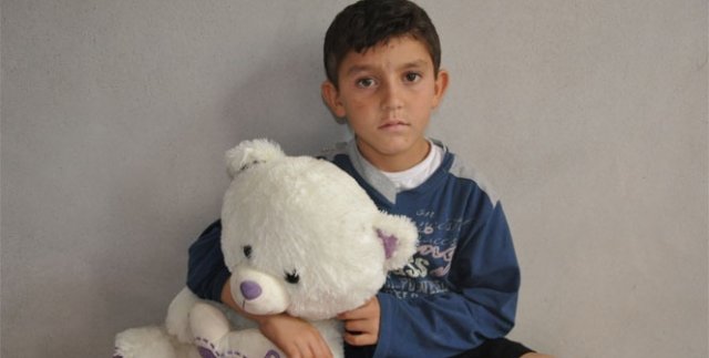İki bacağı kopan Abdulbasit’in hayali çocuk doktoru olmak