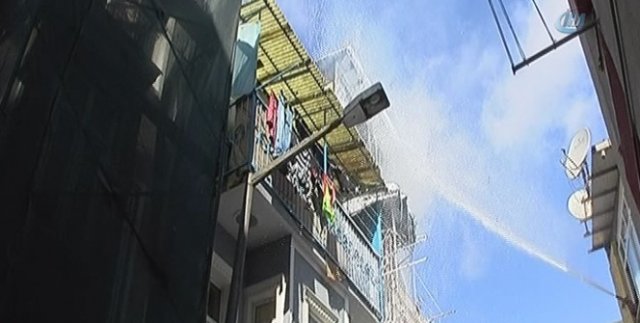 İstanbul'da korkunç yangın! Ölü ve yaralılar var