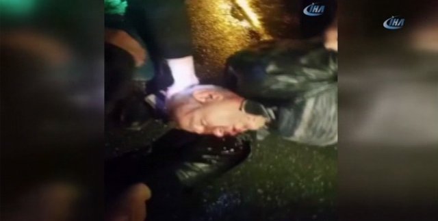 İzmir'de feci kaza: 1'i ağır, 2 yaralı