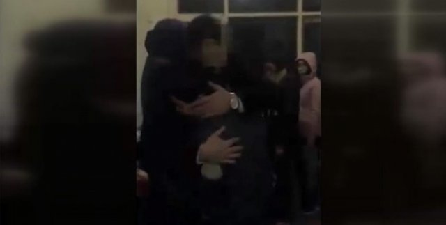 Kendisini kurtaran polise sarılıp ağladı
