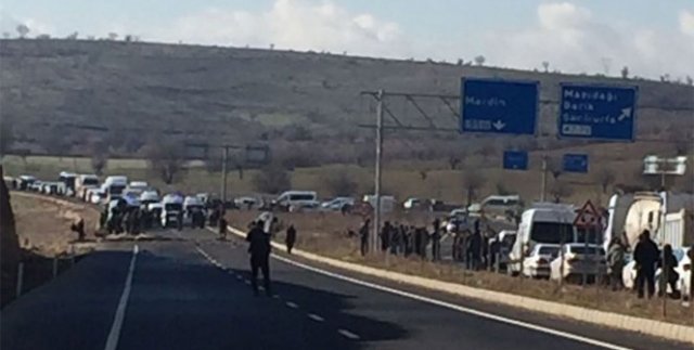 Mardin’de askeri aracın geçişi sırasında patlama: 2 şehit