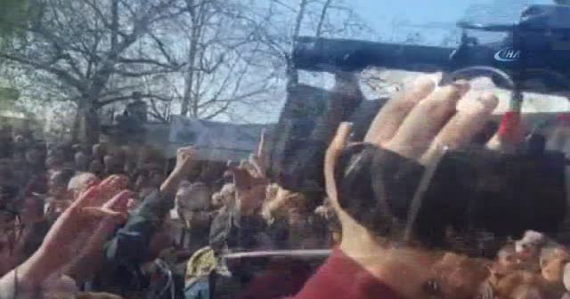 Meral Akşener’in toplantısına saldırı