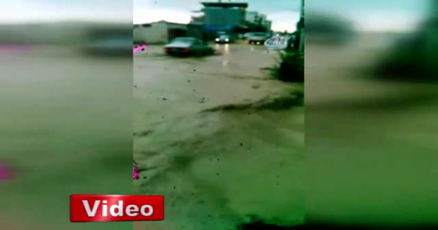 Mersin’de yağmur su baskınlarına yol açtı
