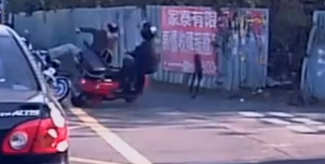 Motosikletler böyle çarpıştı !