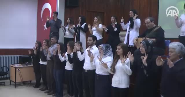 Neşet Ertaş'ın türküsü işaret diliyle hayat buldu