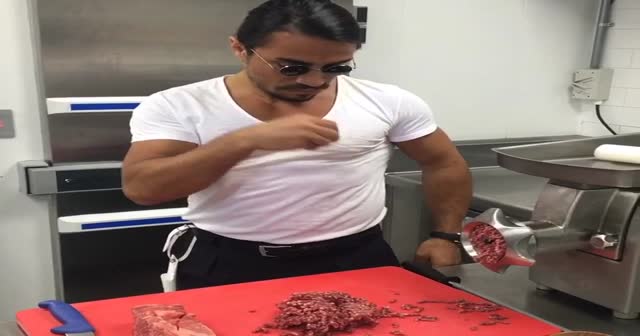 Nusret'in yüklediği video 3,5 milyon kez izlendi!