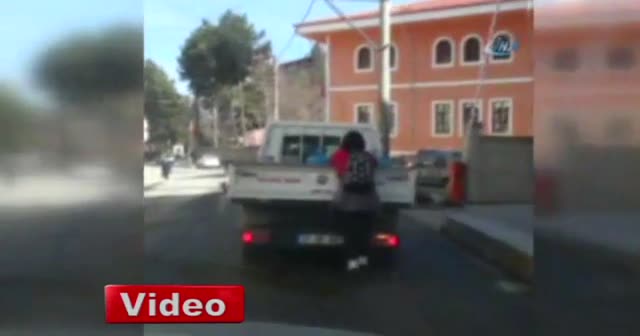 Patenli kızdan tehlikeli yolculuk