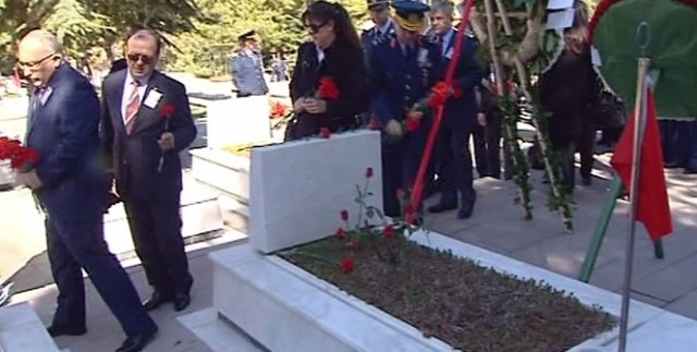 Sabiha Gökçen mezarı başında anıldı