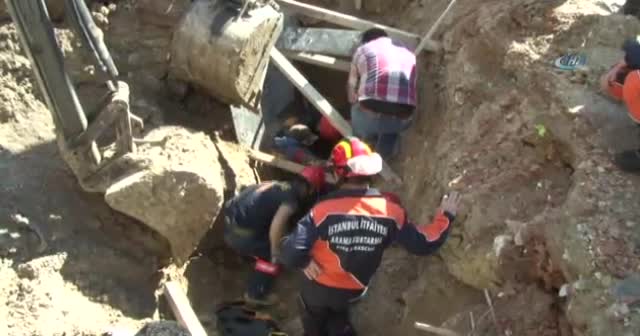 Toprak altında kalan Suriyeli işçi kuratıldı