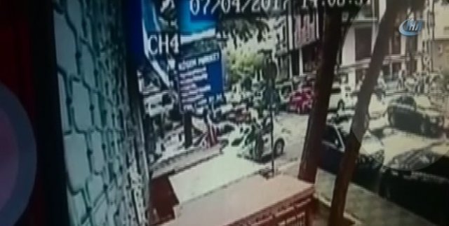 10 saniyede otomobil çalan hırsızlar kamerada