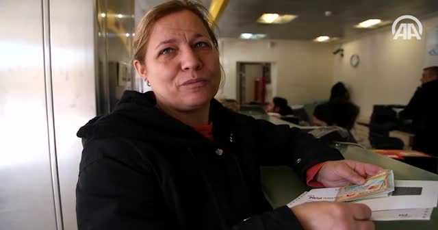 Büyükanneler maaşlarını almaya başladı