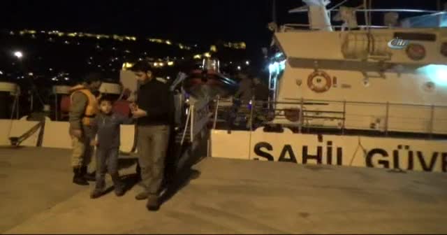 Denizde mahsur kalan 30 kaçak göçmen yakalandı