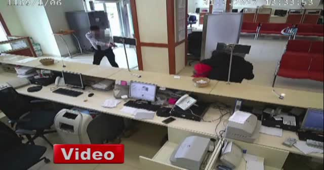 Filmleri aratmayan soygun girişimi kamerada