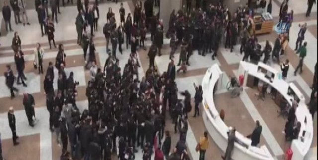 İstanbul Adalet Sarayı'nda hareketli saatler