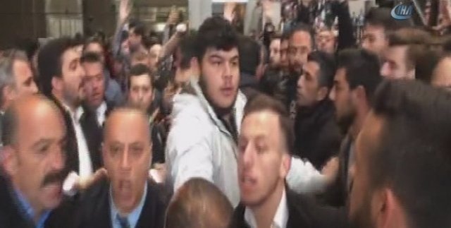 İstanbul Adliyesi’nde referandum gerginliği