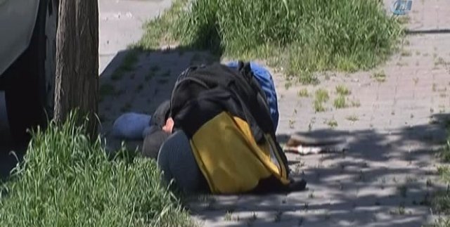 Kağıthane’de kaldırımda yaşayan evsiz yürekleri burktu