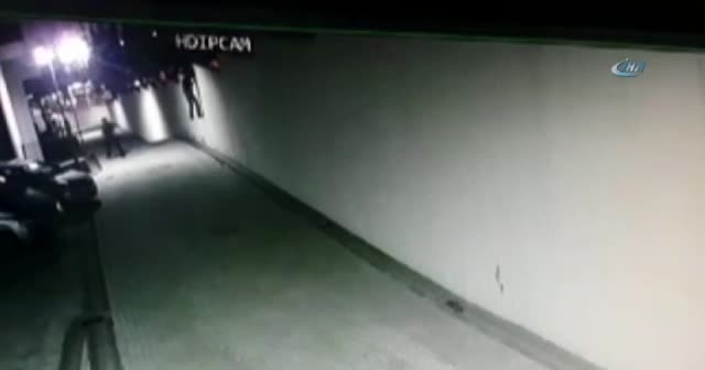 Kartal'da örümcek adamı andıran hırsızlar kamerada