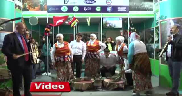 Kemençe eşliğinde Giresun defilesi