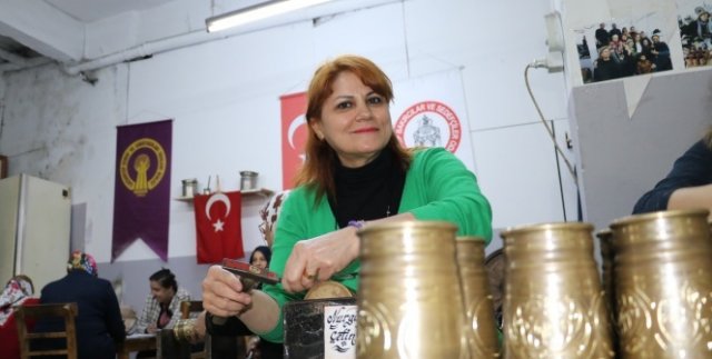 Kızına yurt çıkmaması meslek sahibi yaptı