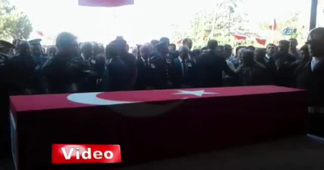 Manisalı şehidi binler uğurladı