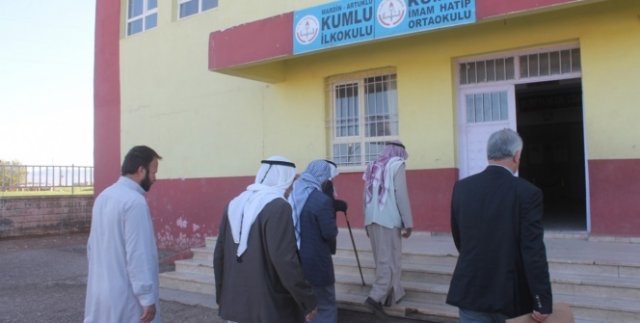 Mardinliler sandığa yöresel kıyafetlerle gitti |Mardin haberleri