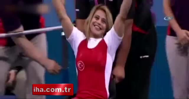 Nazmiye Muratlı: "Ben engellerimi halterle kaldırıyorum"